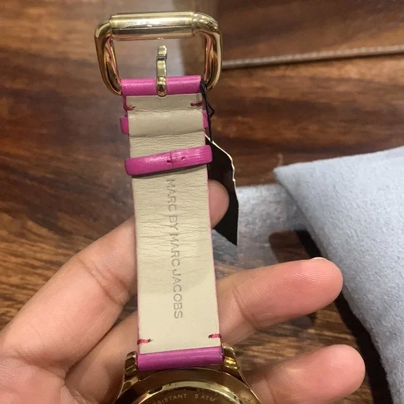 Authentic Marc Jacob’s watch Brand New with tags - Picture 9 of 10